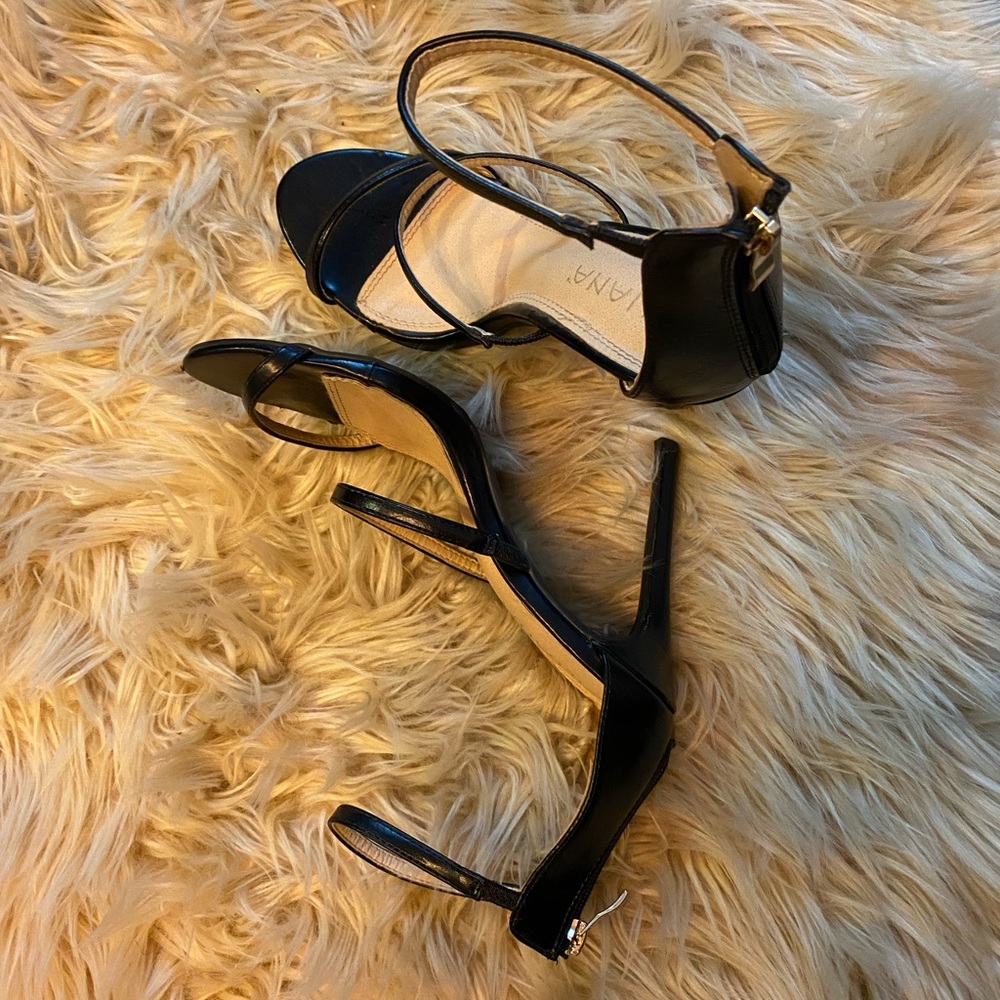 Black sandals heels